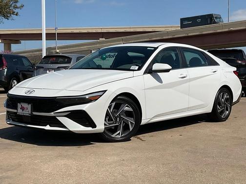 2025 Hyundai ELANTRA SEL