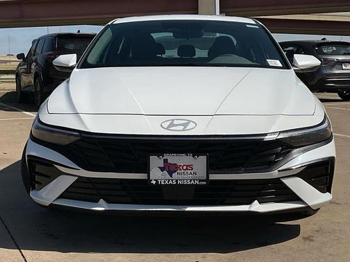 2025 Hyundai ELANTRA SEL