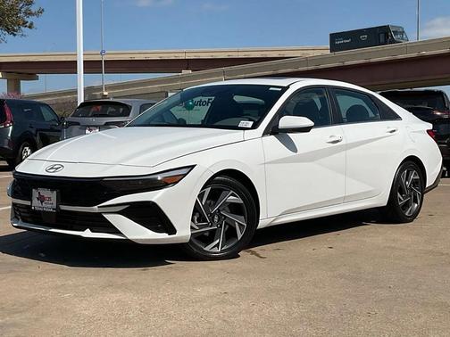 2025 Hyundai ELANTRA SEL