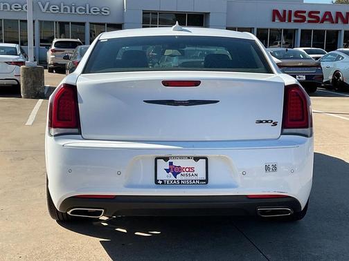 2022 Chrysler 300 S