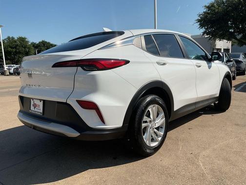 Summit White 2025 Buick Envista Preferred FWD