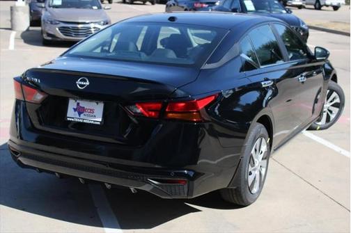 2025 Nissan Altima S FWD