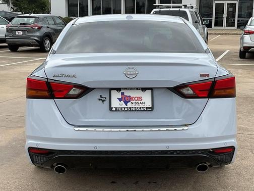 2023 Nissan Altima SR FWD