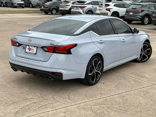 2023 Nissan Altima SR FWD