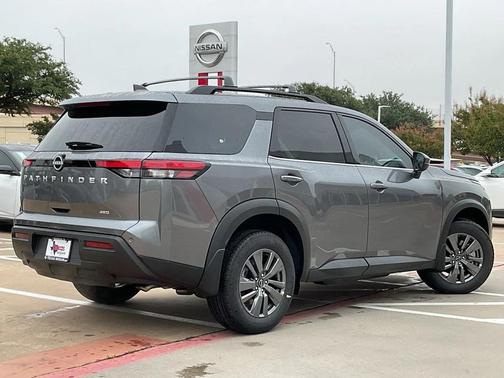 2025 Nissan Pathfinder SV 4WD