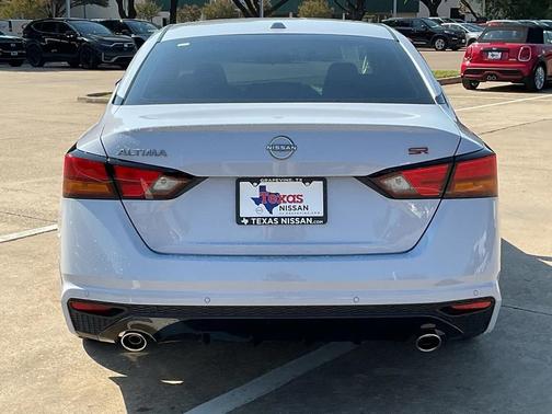 2025 Nissan Altima SR FWD