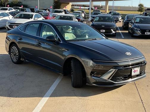 2024 Hyundai SONATA Hybrid SE