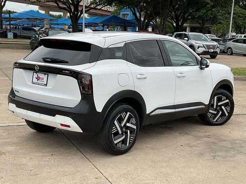 Fresh Powder 2025 Nissan Kicks SV