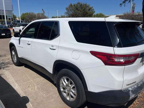 Summit White 2021 Chevrolet Traverse LS