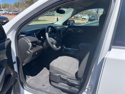 Summit White 2021 Chevrolet Traverse LS