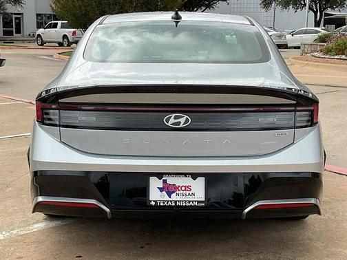 2024 Hyundai SONATA Hybrid SE