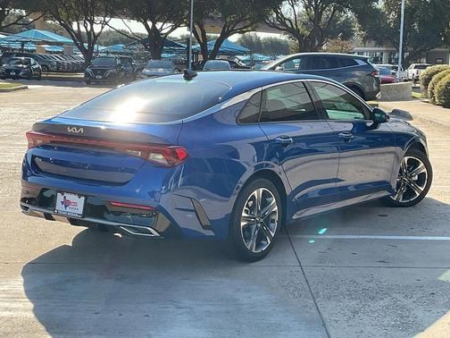 2022 Kia K5 EX