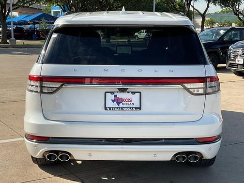 Pristine White Metallic Tri-Coat 2023 Lincoln Aviator Reserve