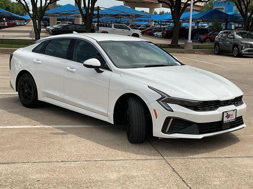 Snow White Pearl 2025 Kia K5 LXS