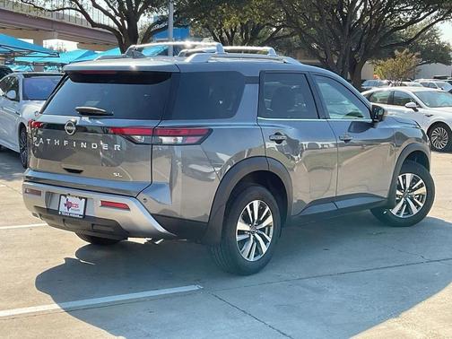 2025 Nissan Pathfinder SL FWD