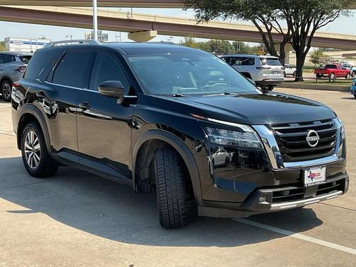 2022 Nissan Pathfinder SL 4WD