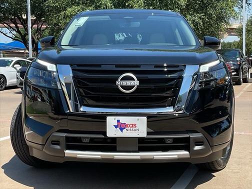 2025 Nissan Pathfinder SL FWD
