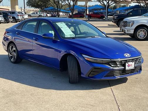 2025 Hyundai ELANTRA Limited