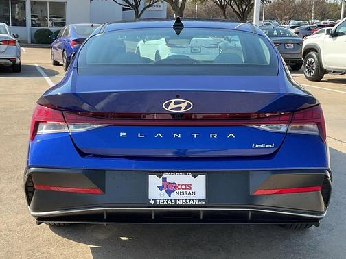 2025 Hyundai ELANTRA Limited
