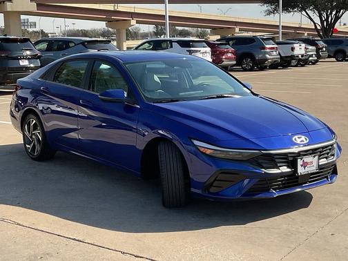 2025 Hyundai ELANTRA Limited