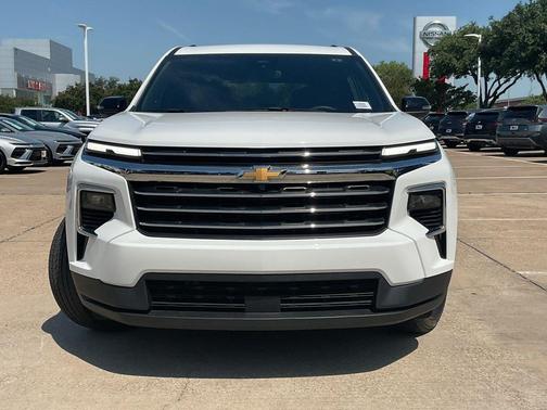 Summit White 2025 Chevrolet Traverse LT