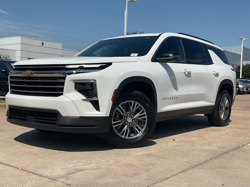 Summit White 2025 Chevrolet Traverse LT