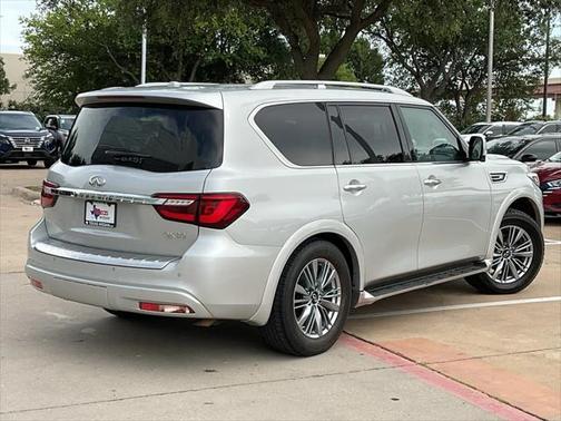 2022 INFINITI QX80 Luxe
