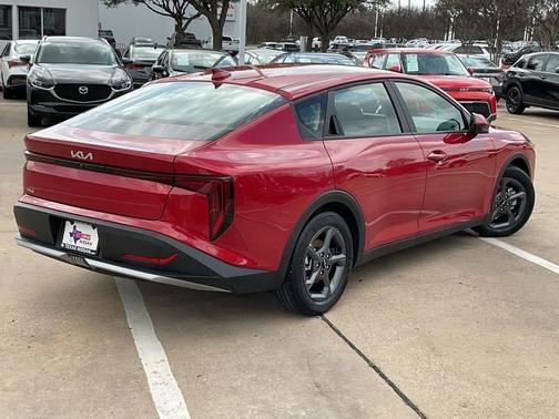 2025 Kia K4 LXS