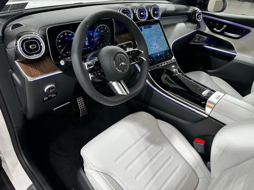 Polar White 2026 Mercedes-Benz GLC 300 4MATIC