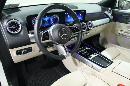 Polar White 2025 Mercedes-Benz GLB 250 4MATIC