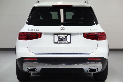 Polar White 2025 Mercedes-Benz GLB 250 4MATIC