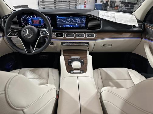 2026 Mercedes-Benz GLS 450 4MATIC
