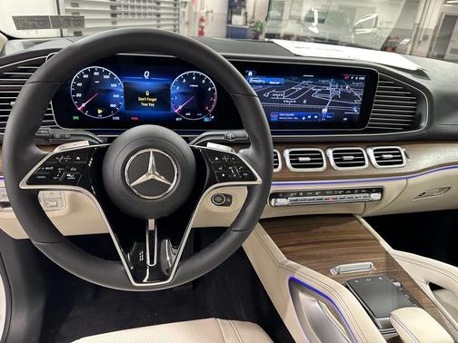 2026 Mercedes-Benz GLS 450 4MATIC