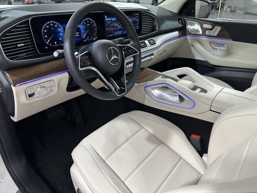 2026 Mercedes-Benz GLS 450 4MATIC