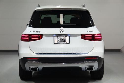 Polar White 2026 Mercedes-Benz GLB 250 4MATIC