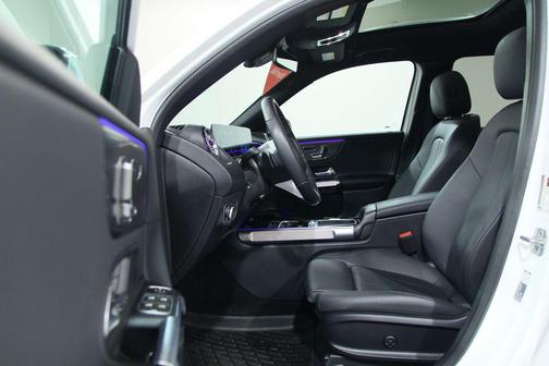 Polar White 2026 Mercedes-Benz GLB 250 4MATIC