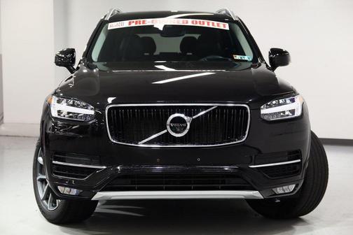 2017 Volvo XC90 T6 Momentum