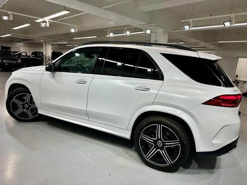 Moonlgt Wht Mag 2026 Mercedes-Benz GLE 450 4MATIC
