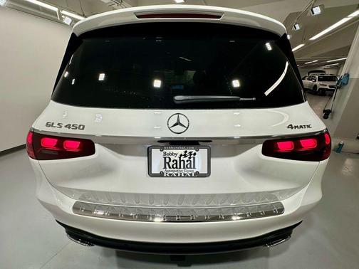 Polar White 2026 Mercedes-Benz GLS 450 4MATIC
