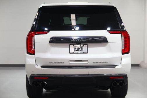 White Frost Tricoat 2023 GMC Yukon XL Denali Ultimate