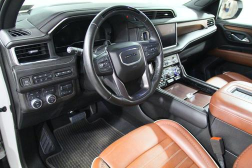 White Frost Tricoat 2023 GMC Yukon XL Denali Ultimate