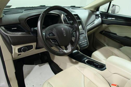 White Platinum Clearcoat Metallic 2018 Lincoln MKC Reserve