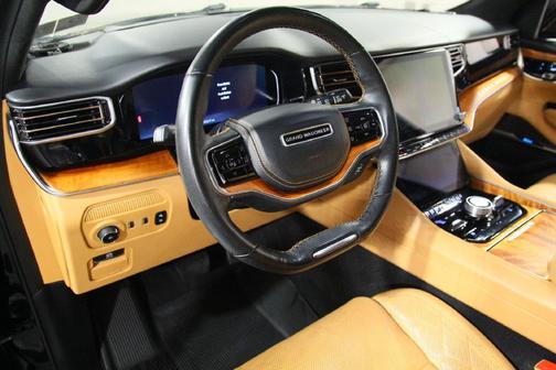 Diamond Black Crystal Pearlcoat 2022 Jeep Grand Wagoneer Series III 4x4