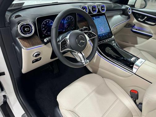 Polar White 2026 Mercedes-Benz GLC 300 4MATIC