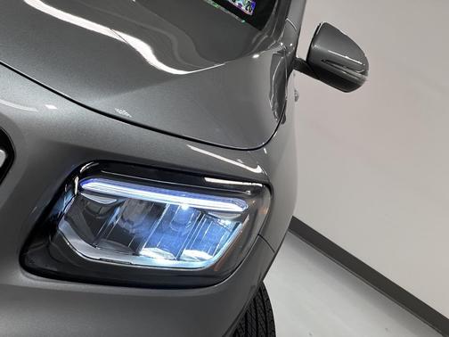 2025 Mercedes-Benz GLB 250 4MATIC