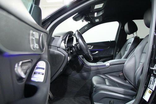 Black 2022 Mercedes-Benz GLC 300 4MATIC