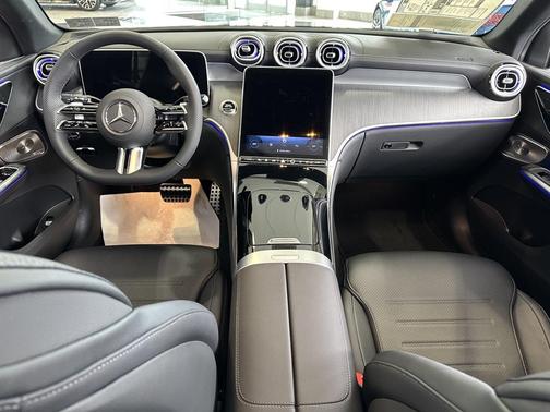 2025 Mercedes-Benz GLC 350e Base