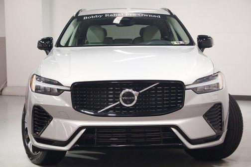 2024 Volvo XC60 Recharge Plug-In Hybrid T8 Plus Dark Theme