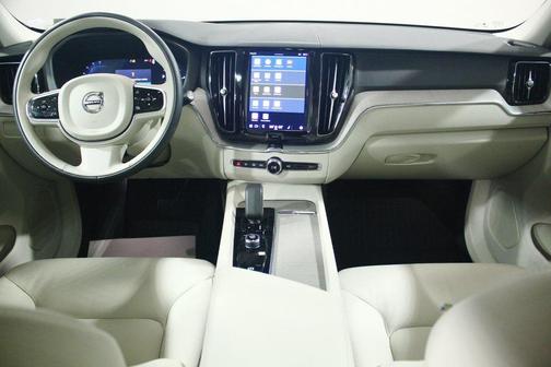 2024 Volvo XC60 Recharge Plug-In Hybrid T8 Plus Dark Theme