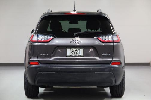 Granite Crystal Metallic Clearcoat 2019 Jeep Cherokee Latitude Plus